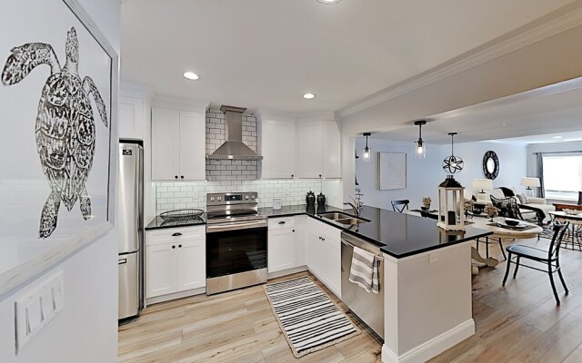 80courts 2 Bedroom Condo