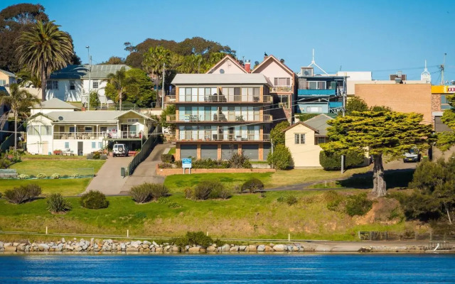 Pacific Pines Unit 5