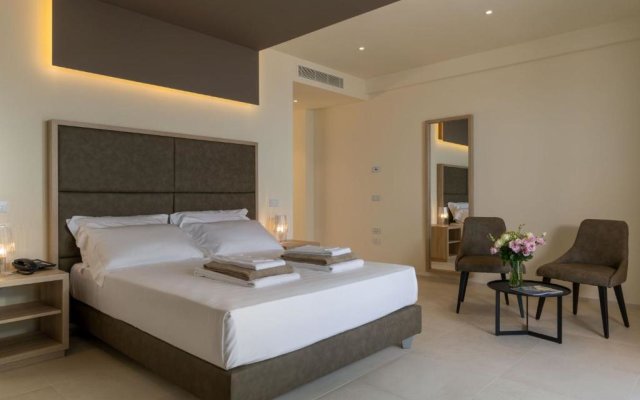 Palace Lido Hotel & Suites