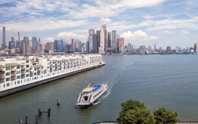 Sheraton Lincoln Harbor Hotel