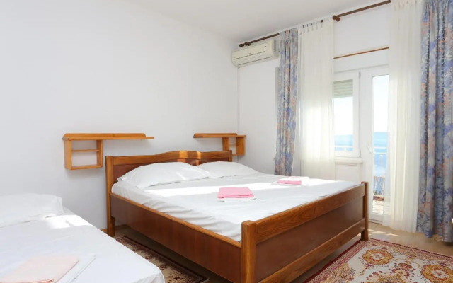 Apartments with a parking space Marusici, Omis - 954