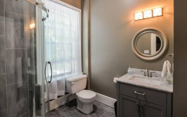 Stratford Suites - 66 Daly Ave