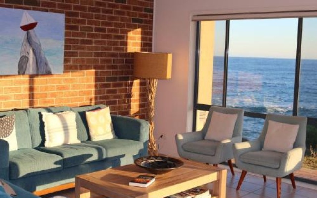 Ocean Views' 4 Ocean Street - air conditioned luxury with beautiful ocean views – Guest Rooms – Fishermans Bay