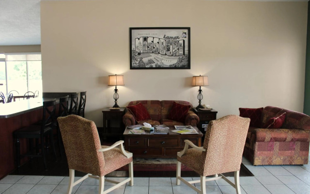 Super 8 By Wyndham Lamar