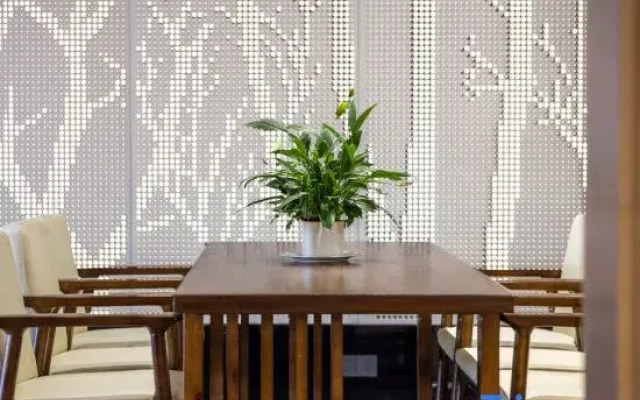 Yunfei Hotel (Danyang Babaiban Chenghe Road)