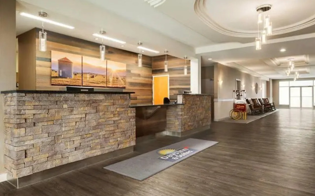 Days Inn & Suites by Wyndham Brooks