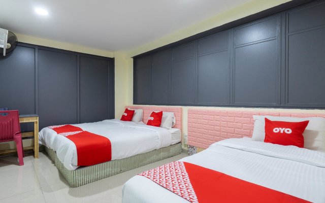 OYO 89717 Budget Star Hotel