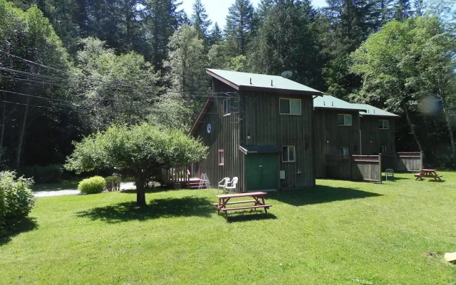 Forest Echoes Cabins