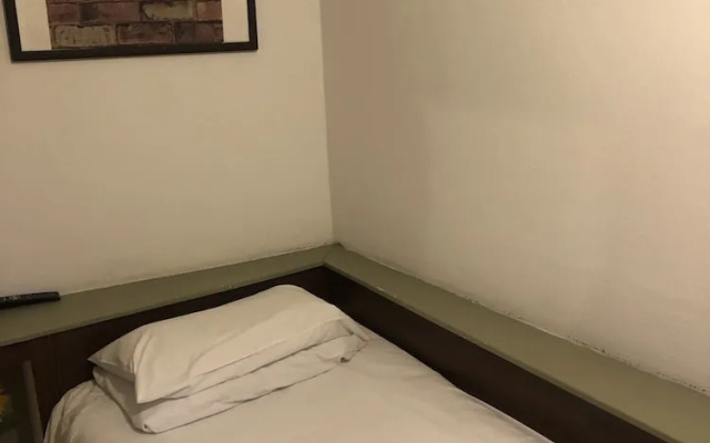 The Salford Arms Hotel - Adults Only