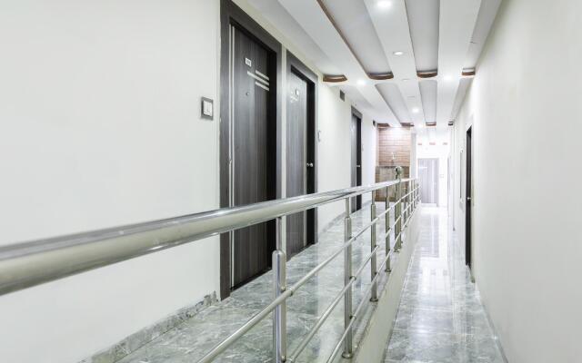 OYO 45301 Hotel Om Palace