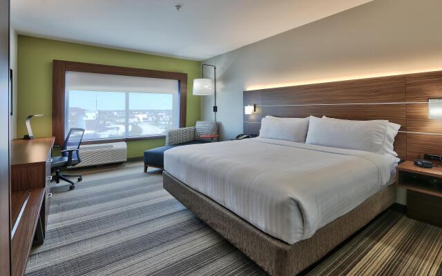 Holiday Inn Express & Suites Houston East - Beltway 8, an IHG Hotel