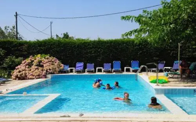 Palirria Hotel & Studios
