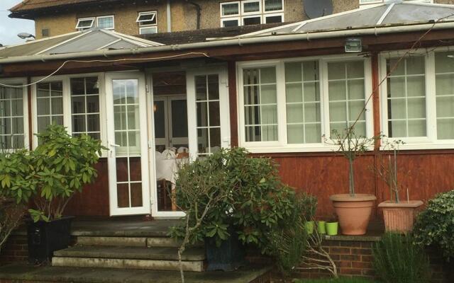 Colnbrook Lodge Guest House