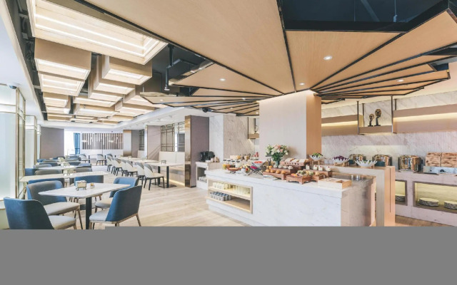 Elong Hotel Shanghai Pudong Jinqiao LaLaport。