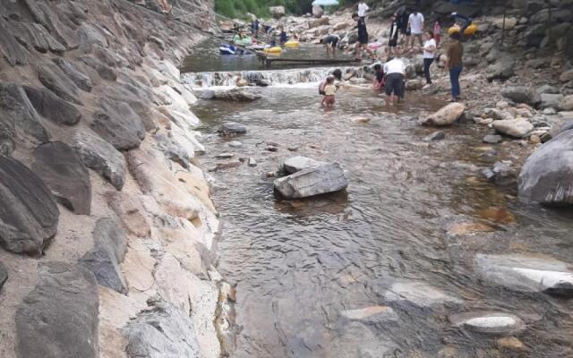 People with good mountains