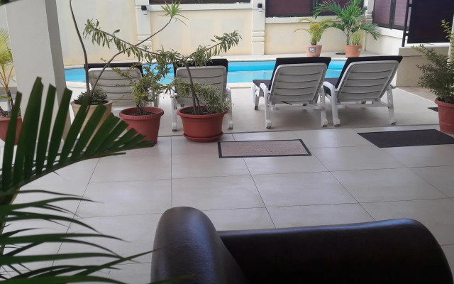 Monalysa St. Honore Apartment & Studio