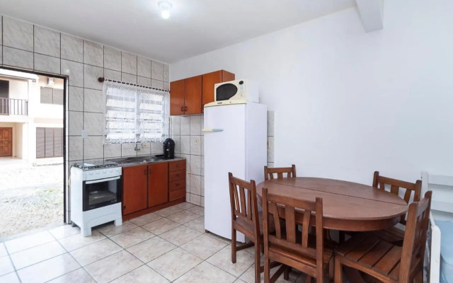 Sobrado A 100 Metros Da Praia De Morrinhos