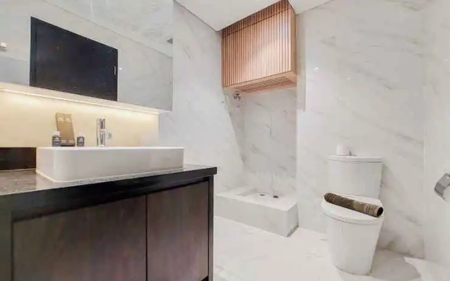 Comfortable and Scenic 1BR Apartment Branz BSD City By Travelio – Spa – Legok