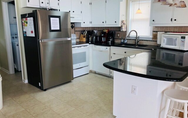 Aquarius 5 Bedroom Home by RedAwning