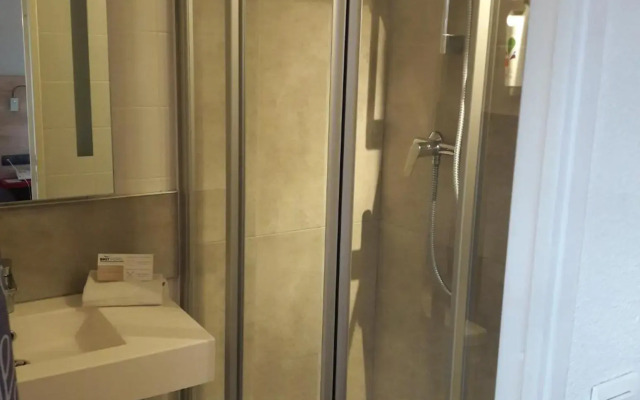 Brit Hotel Confort Rouen Centre