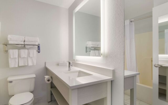 Candlewood Suites Omaha