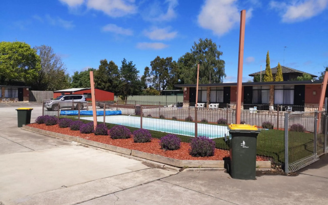 Avenue Motel