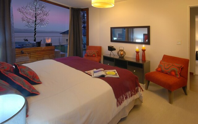 Amazing Lake Views and Jacuzzi TD8