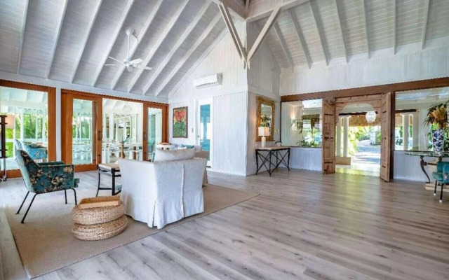 Sunny Vacation Villa 87