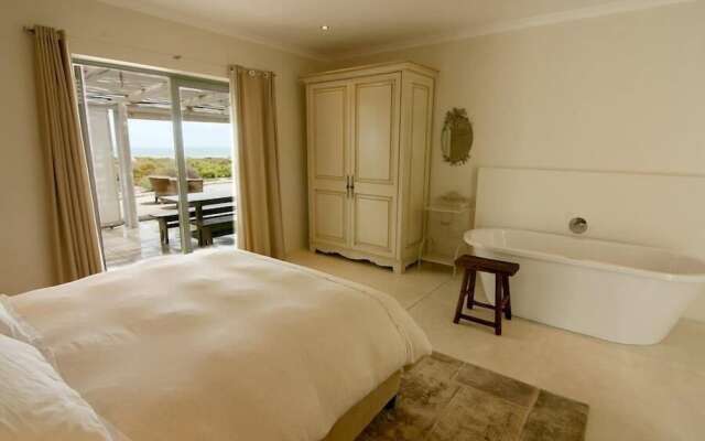 Bamboesbaai Beach House