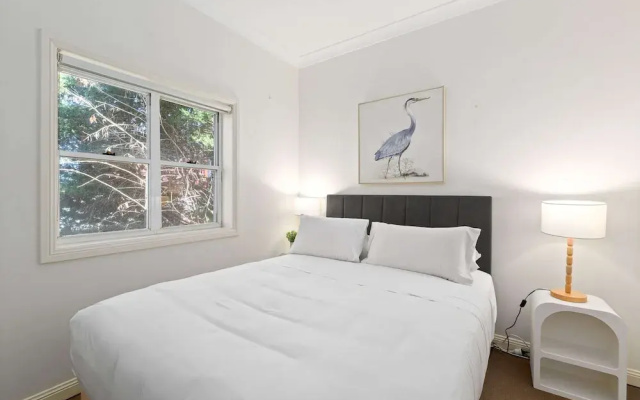 Bright 3-bed Apartment Near Coogee Beach
