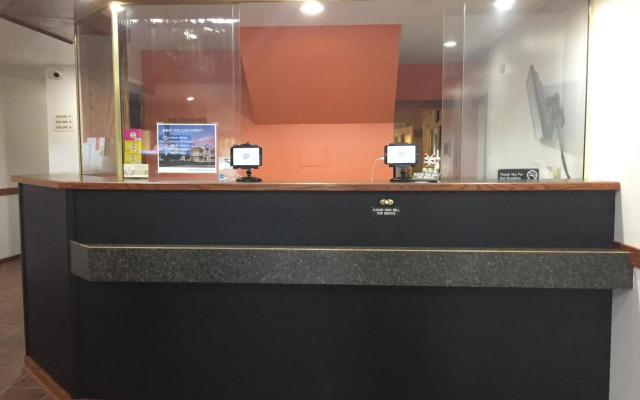 Motel 6 Front Royal, VA