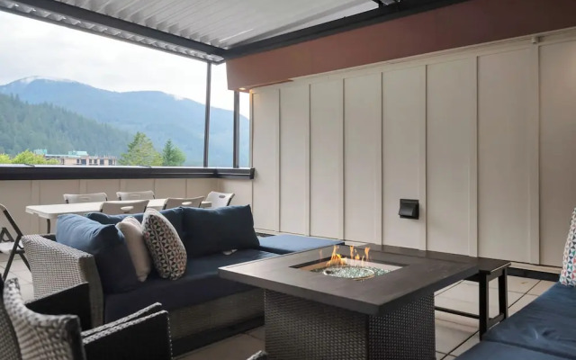Embrace Serenity Luxe 2BR Suite