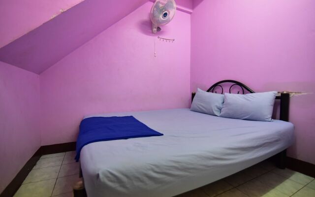 Khaosan Rainbow Hostel