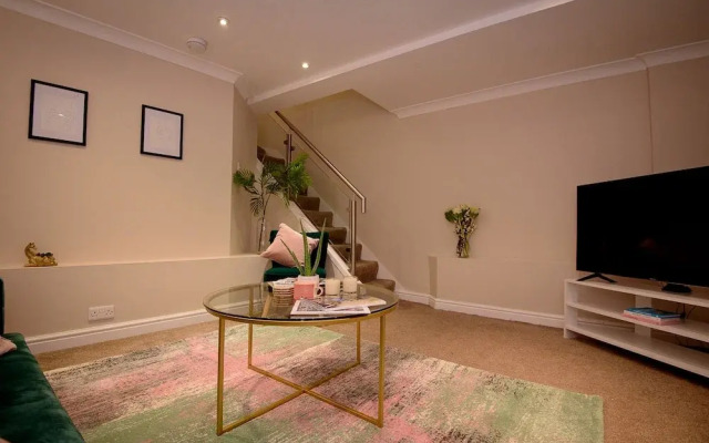 Karah Suites - Parliament Street