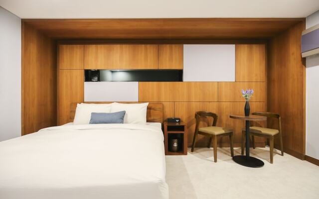 Themepark Tourist Hotel