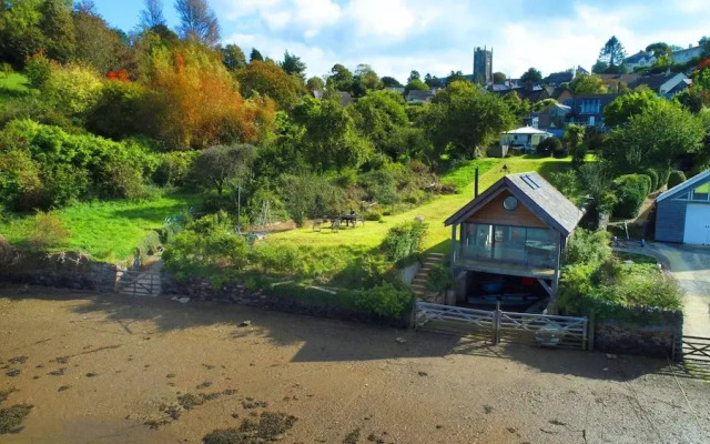 Water Edge House Boathouse