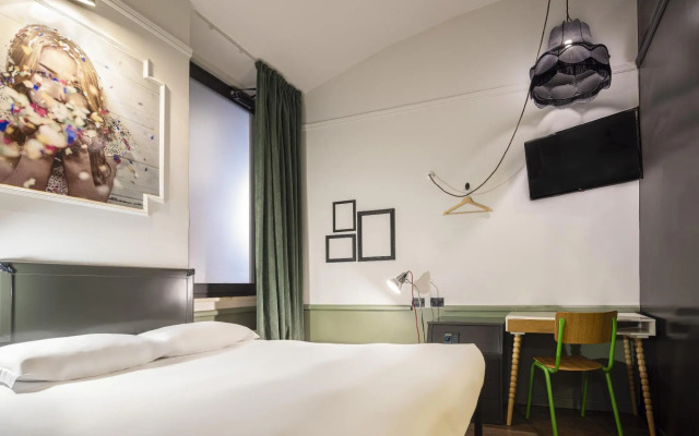 Hostel Generator Rome
