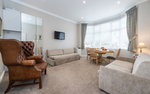 Chic 1 Bedroom Apartment-12 Minutes From Centre