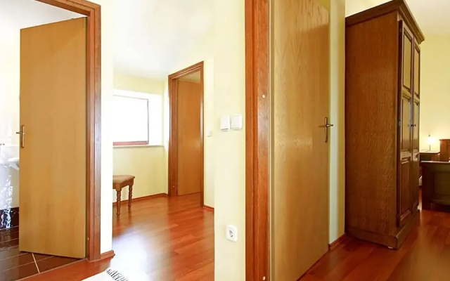 Spacious Villa With Private Pool and Enclosed Garden Near Porec and Beach - Villas_and_Bungalows in Porec - Photo 5