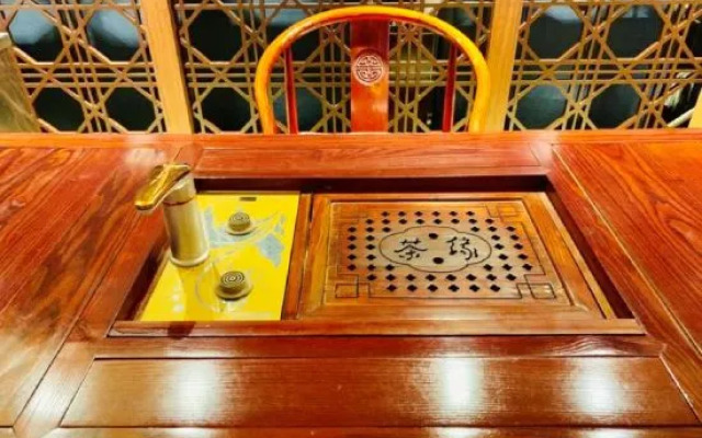 Tangland Hot Spring Hotel (Shanghai Changqing)