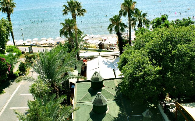 Side Bay Hotel