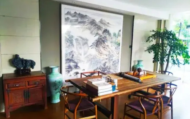 Shiji Xinghe Hotel (Huangshan Tunxi Old Street)