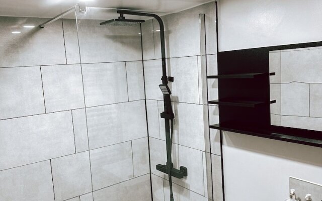 Eliteelegance Suites 2-bed Apartment in Sheffield