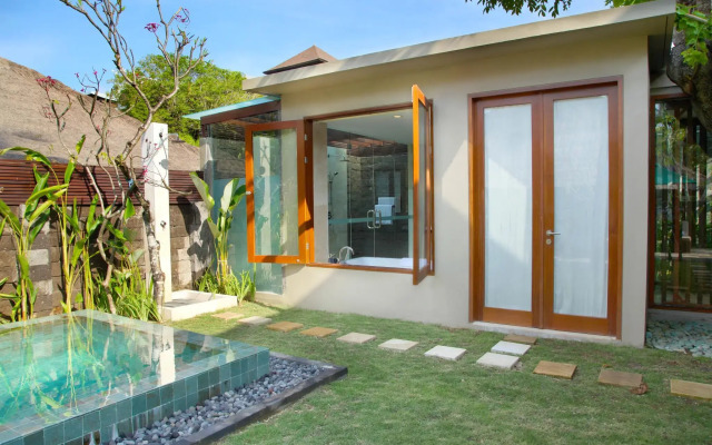 Legian Beach Villas