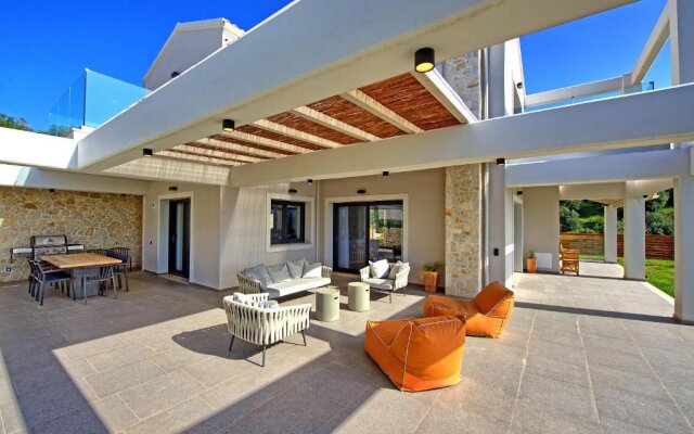 Luxury Villa Ebellina by MediterraneanVillas