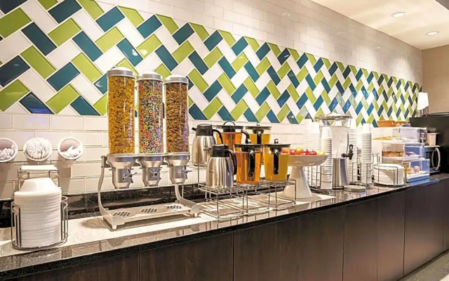 La Quinta Inn And Suites Phoenix Chandler