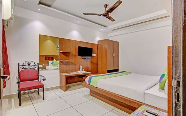 Treebo Trend Hotel Le Grand