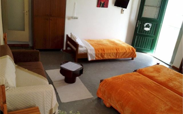 Akteon Rooms