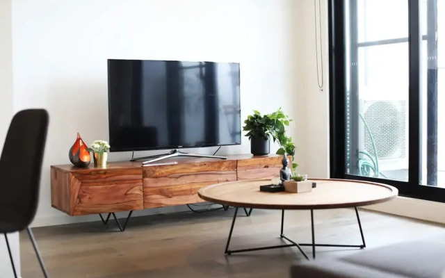 Stylish And Modern 2 Bedroom Melbourne Retreat