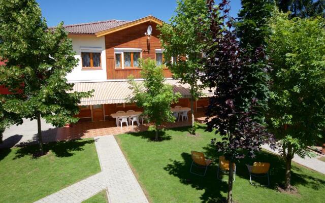 Zoli Apartmanok-Bródy 51-53